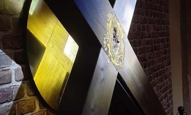 Inaugurazione dell’Opera di Kuturi “Questa non è una croce” – Chiesa battista di Milano 16 aprile 2019